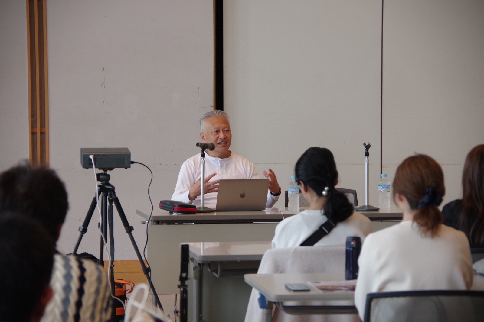 座談会で語る大西つねき氏